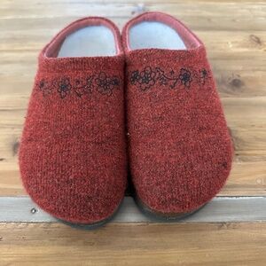 LL Bean slipper clogs